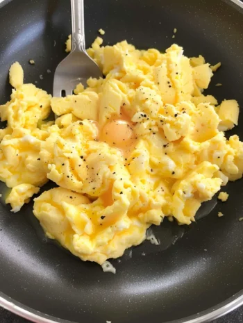 How to Make Perfect Scrambled Eggs